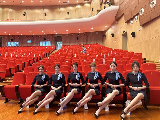 校藝術(shù)團(tuán)禮儀隊受邀參加2025年書香重慶全民閱讀盛典