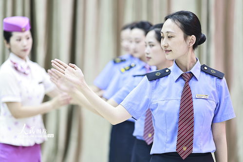 重慶客運員開展服務(wù)禮儀培訓(xùn) 全力備戰(zhàn)國慶假期