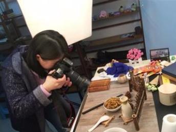 重慶涪陵帥成攝影 專(zhuān)業(yè)聚會(huì)跟拍與產(chǎn)品拍攝服務(wù)