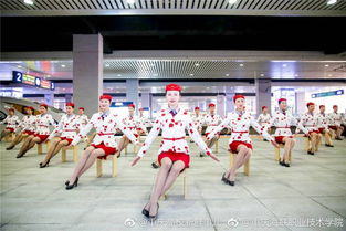 重慶高?？战愣Y儀快閃秀驚艷亮相，整齊劃一風姿引眾人圍觀