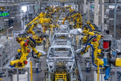 在山城重慶，看“中國(guó)速度” 30秒下線一臺(tái)車，這個(gè)超級(jí)工廠有點(diǎn)酷